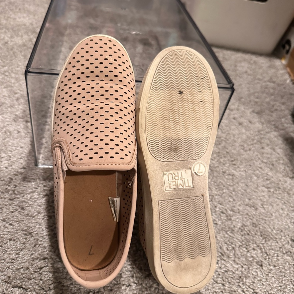 Time and Tru Men's Perforated Slip-On Shoes - light pink